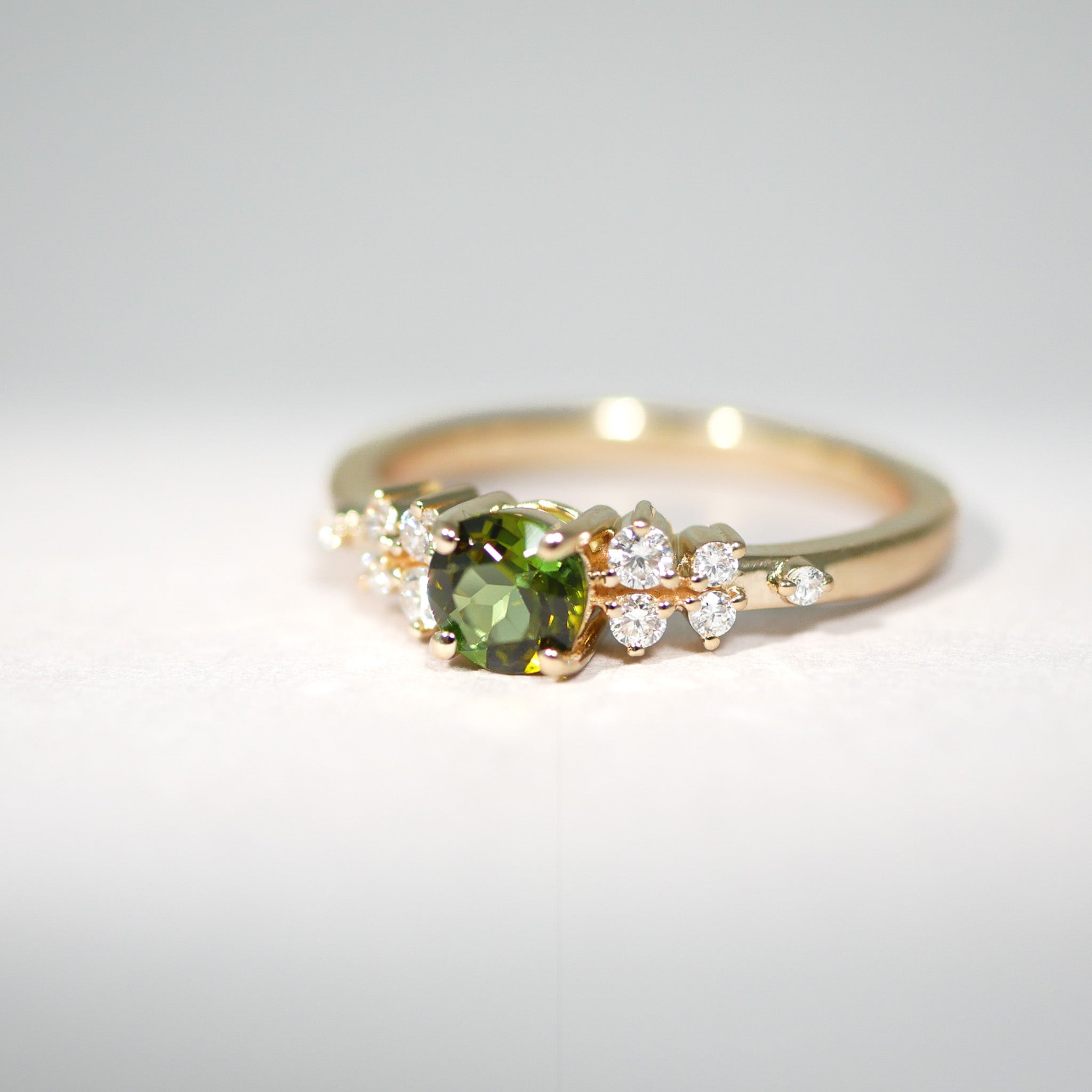 Ring grüner runder Turmalin vintage-stil