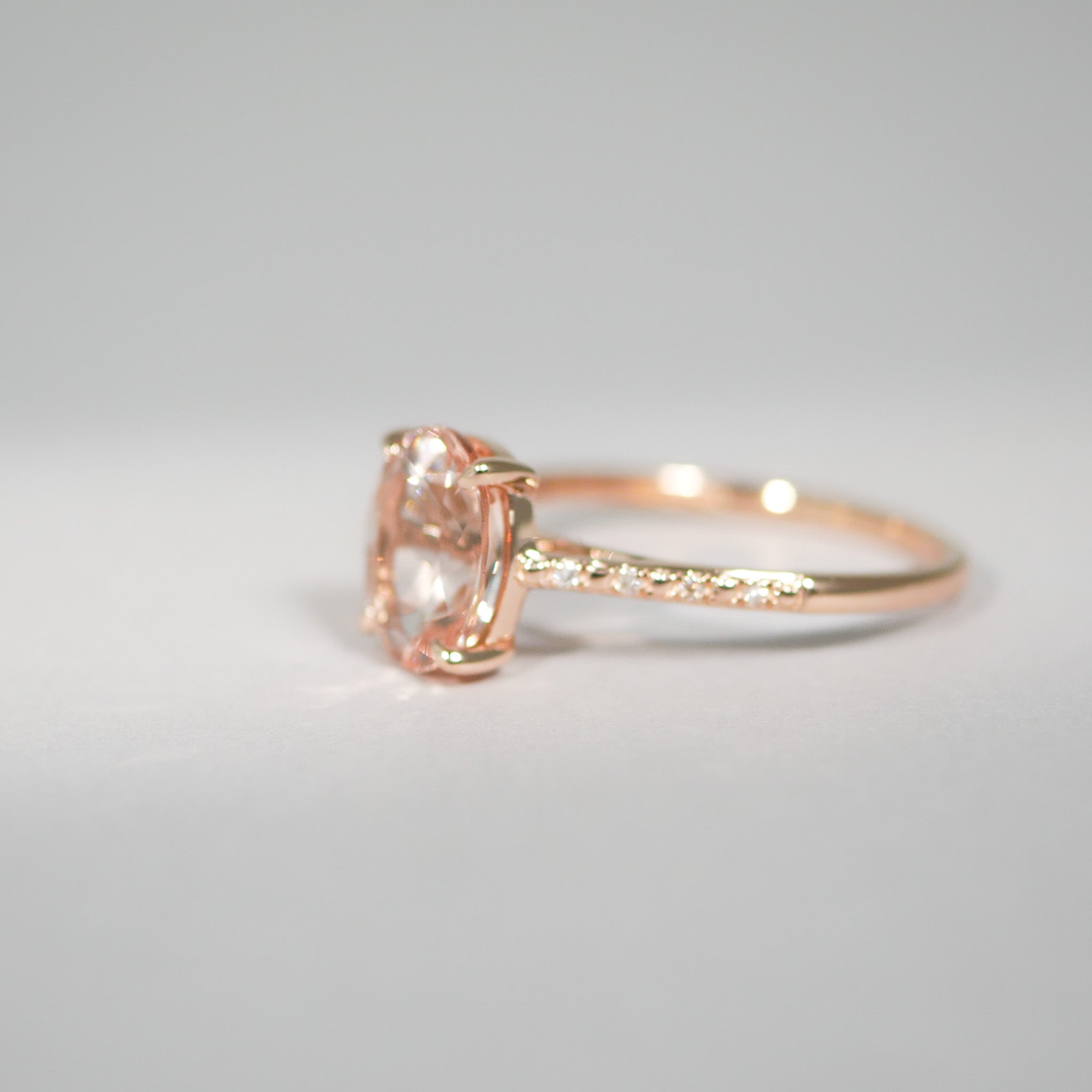 Ring aus 14KT Roségold mit Morganit und  Brillanten