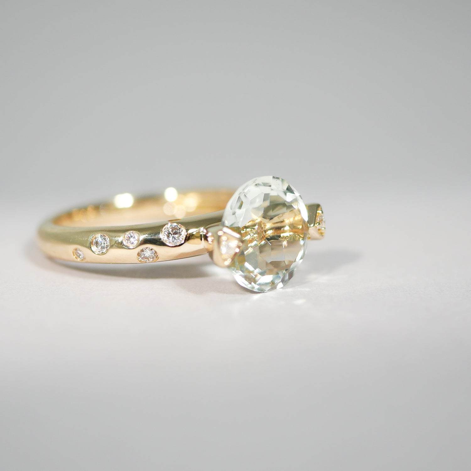Ring aus 14KT Gelbgold mit Amethyst &amp; Brillanten
