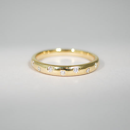 Ring aus 18KT Gelbgold mit 7 Brillanten