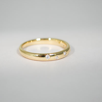 Ring aus 18KT Gelbgold mit 7 Brillanten