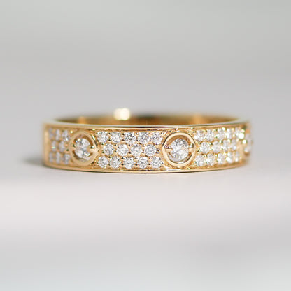 Ring aus 18KT Gelbgold mit 47 Brillanten