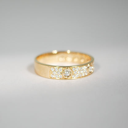 Ring aus 18KT Gelbgold mit 47 Brillanten