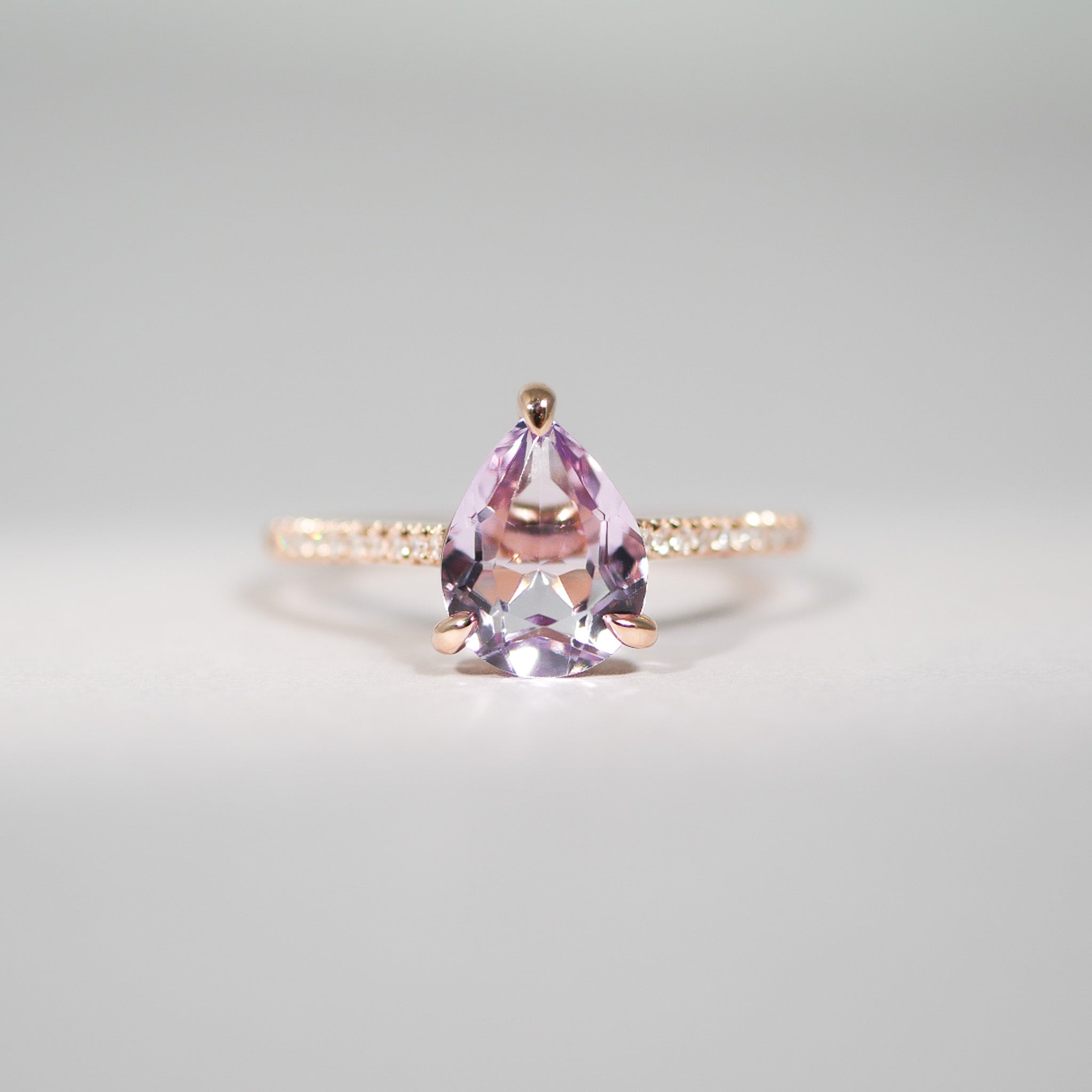Ring aus 18KT Roségold mit pinkem Amethyst &amp; Brillanten