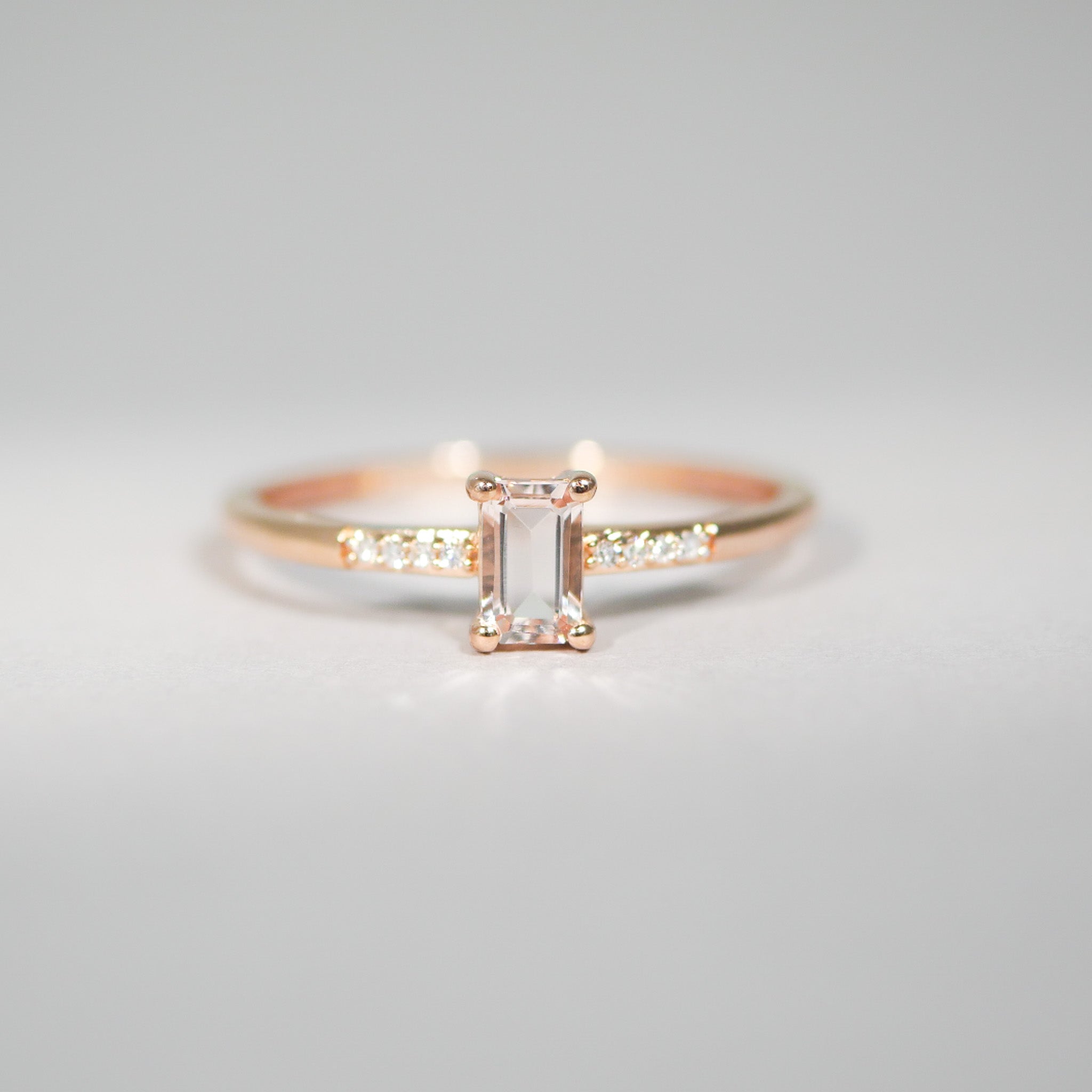 Ring aus 18KT Roségold mit Morganit &amp; Brillanten