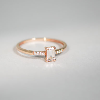 Ring aus 18KT Roségold mit Morganit &amp; Brillanten