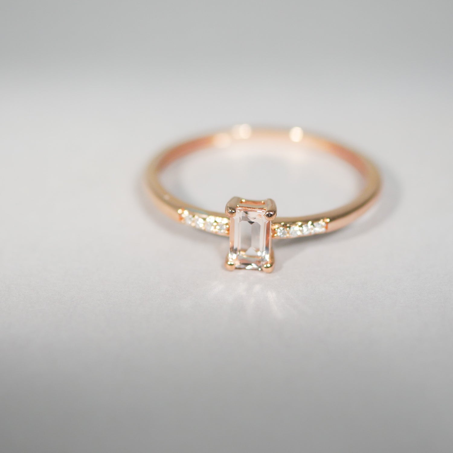 Ring aus 18KT Roségold mit Morganit &amp; Brillanten