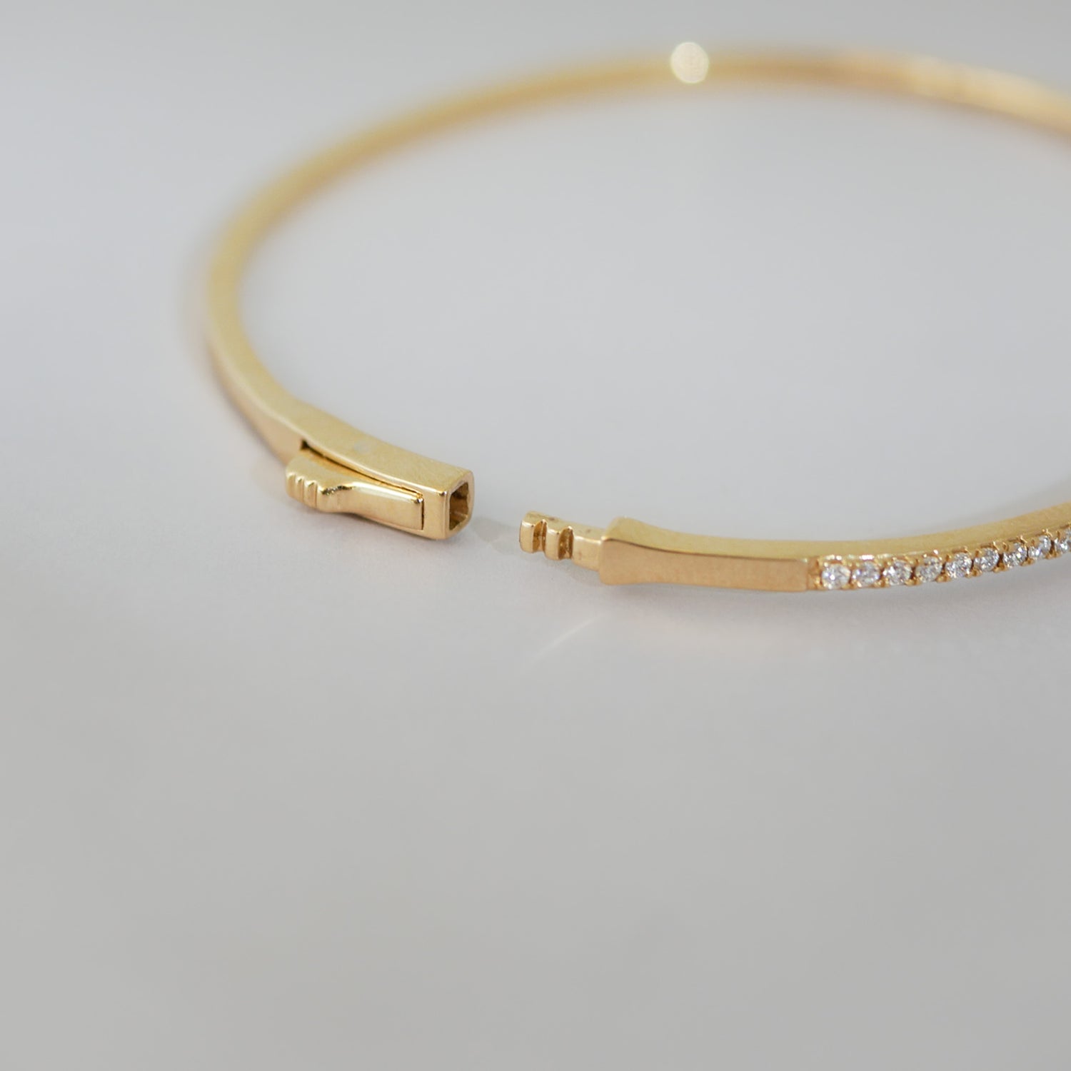 Armreif 14KT Navette Schliff Diamant und Brillanten