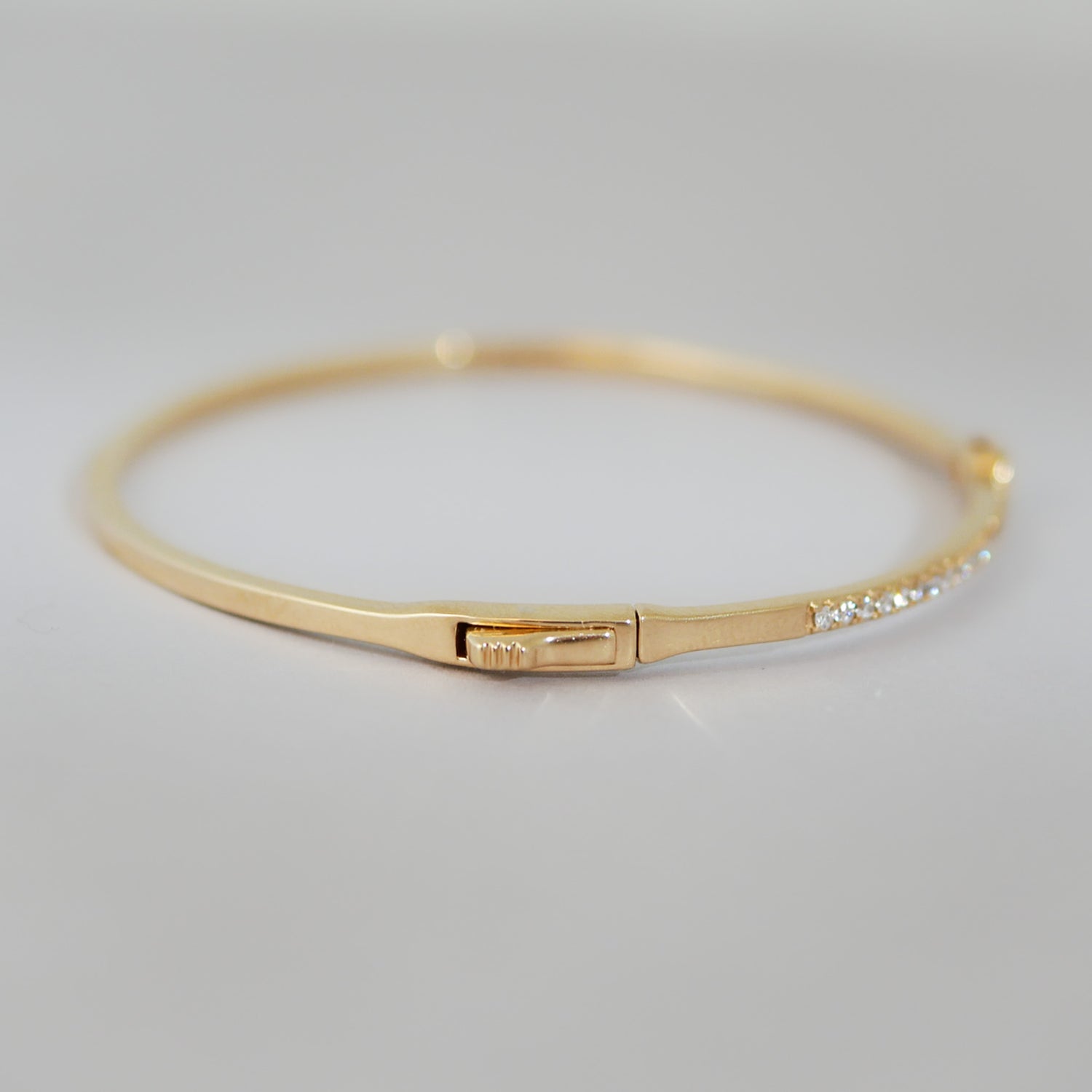 Armreif 14KT Smaragd Schliff Diamant und Brillanten