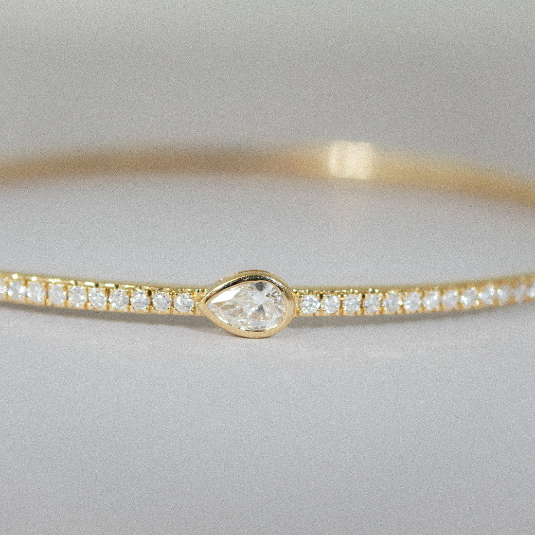 Armreif 14KT Tropfen Schliff Diamant und Brillanten