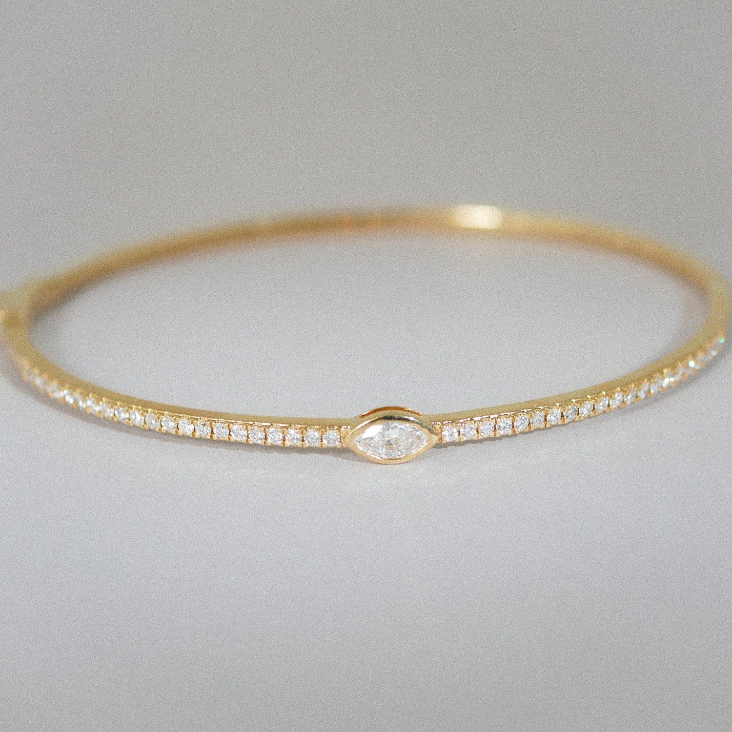 Armreif 14KT Navette Schliff Diamant und Brillanten