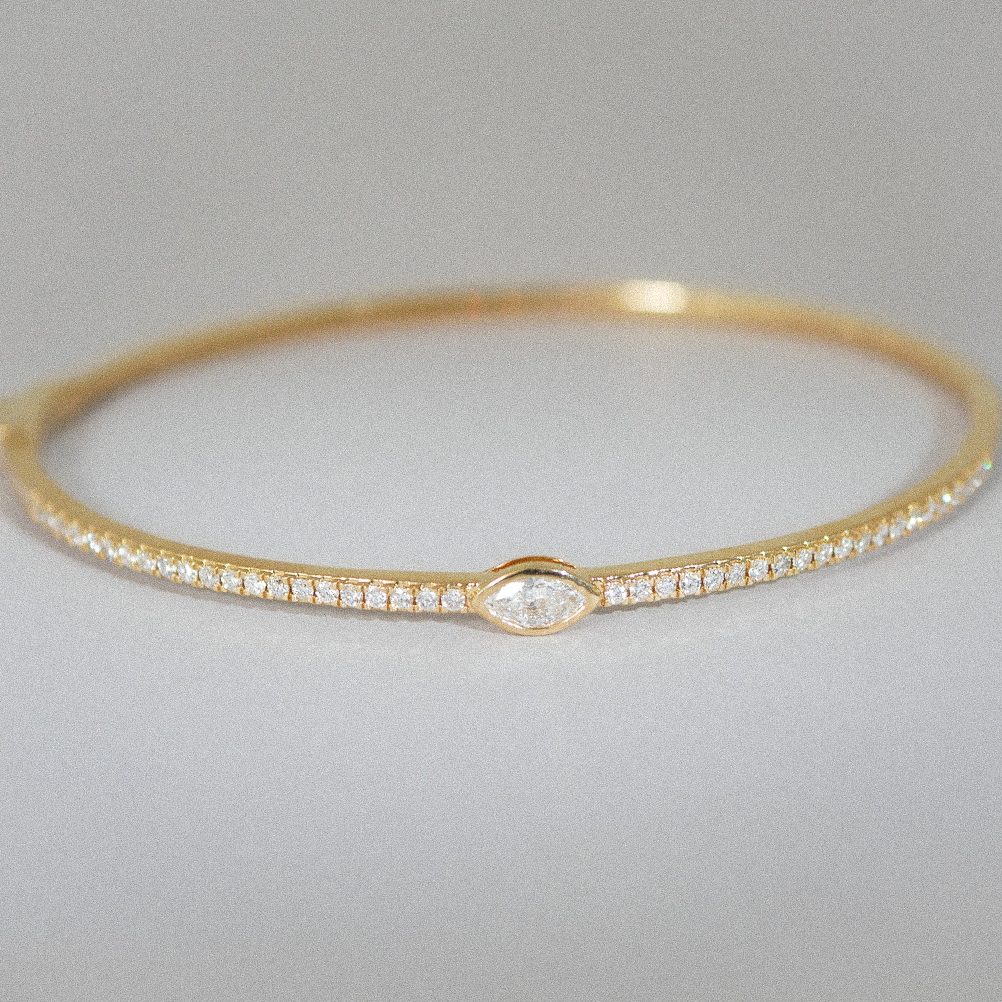 Armreif 14KT Navette Schliff Diamant und Brillanten