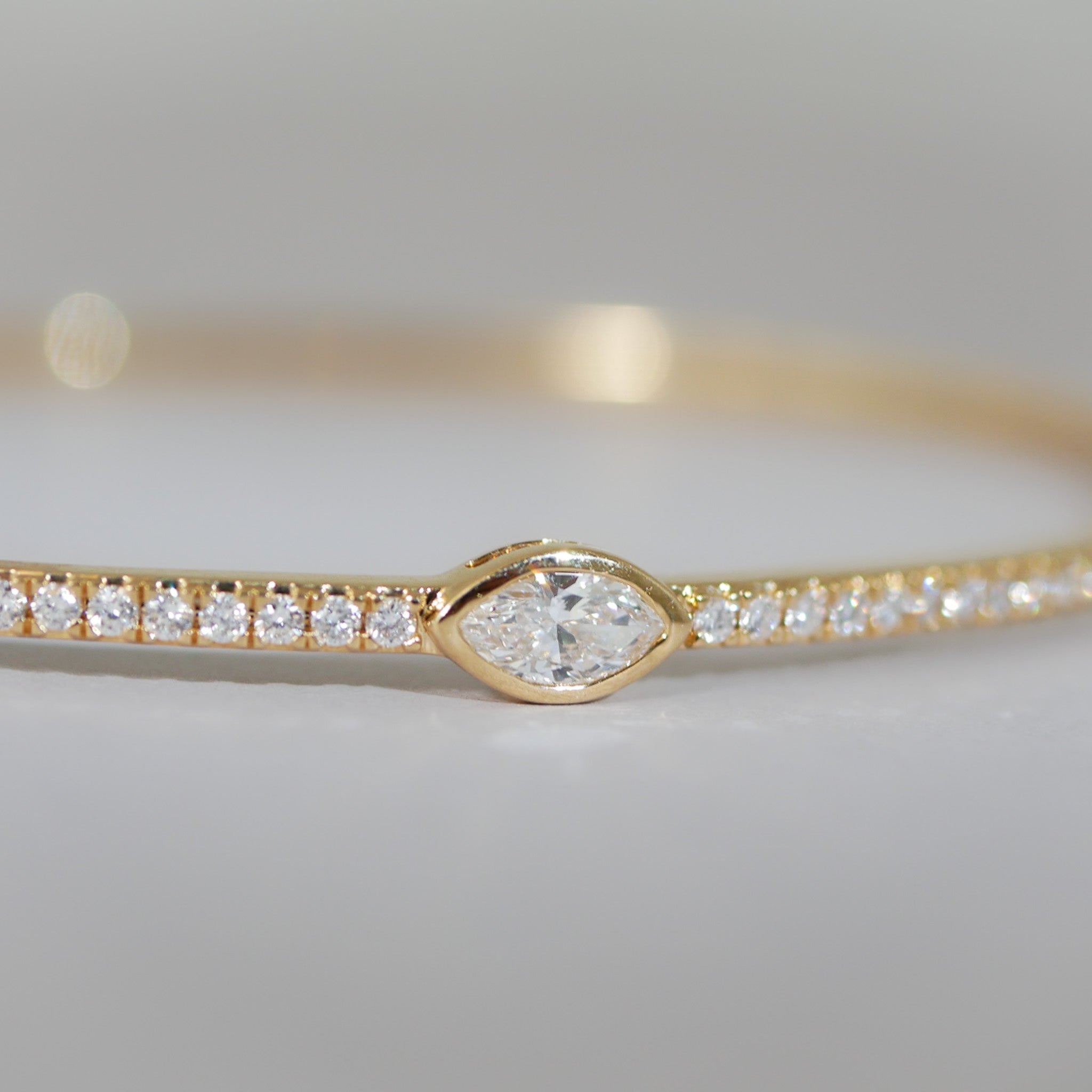 Armreif 14KT Navette Schliff Diamant und Brillanten