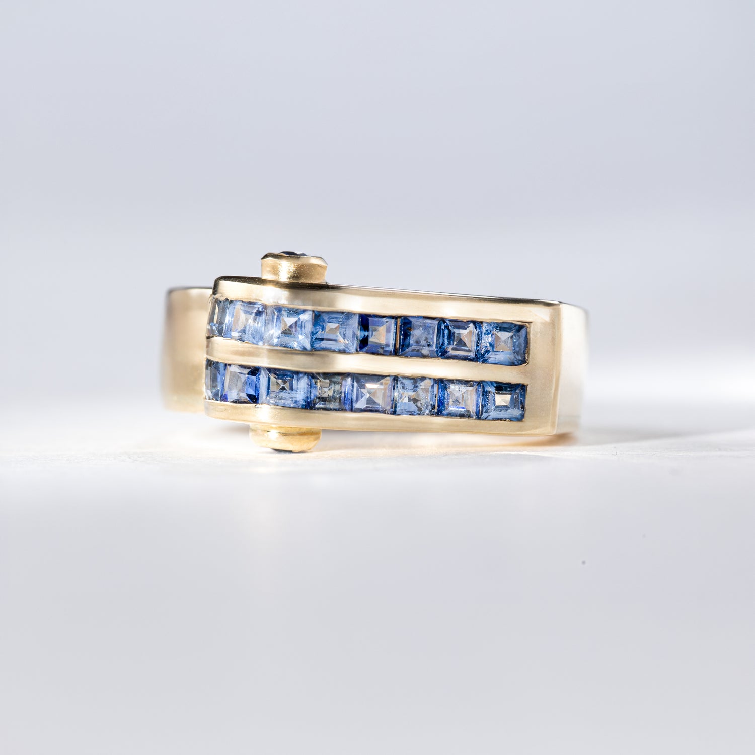 Ceylon-Saphire Ring &quot;Wavefy&quot; - Designed by gluecksgriff
