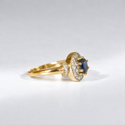 Vintage Saphir-Ring mit Diamant-Halo | Oval, 375 Gelbgold, 9 KT