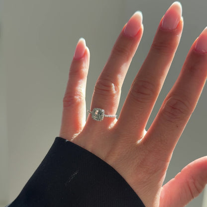 Ring aus 18KT Weißgold mit Amethyst und Brillanten
