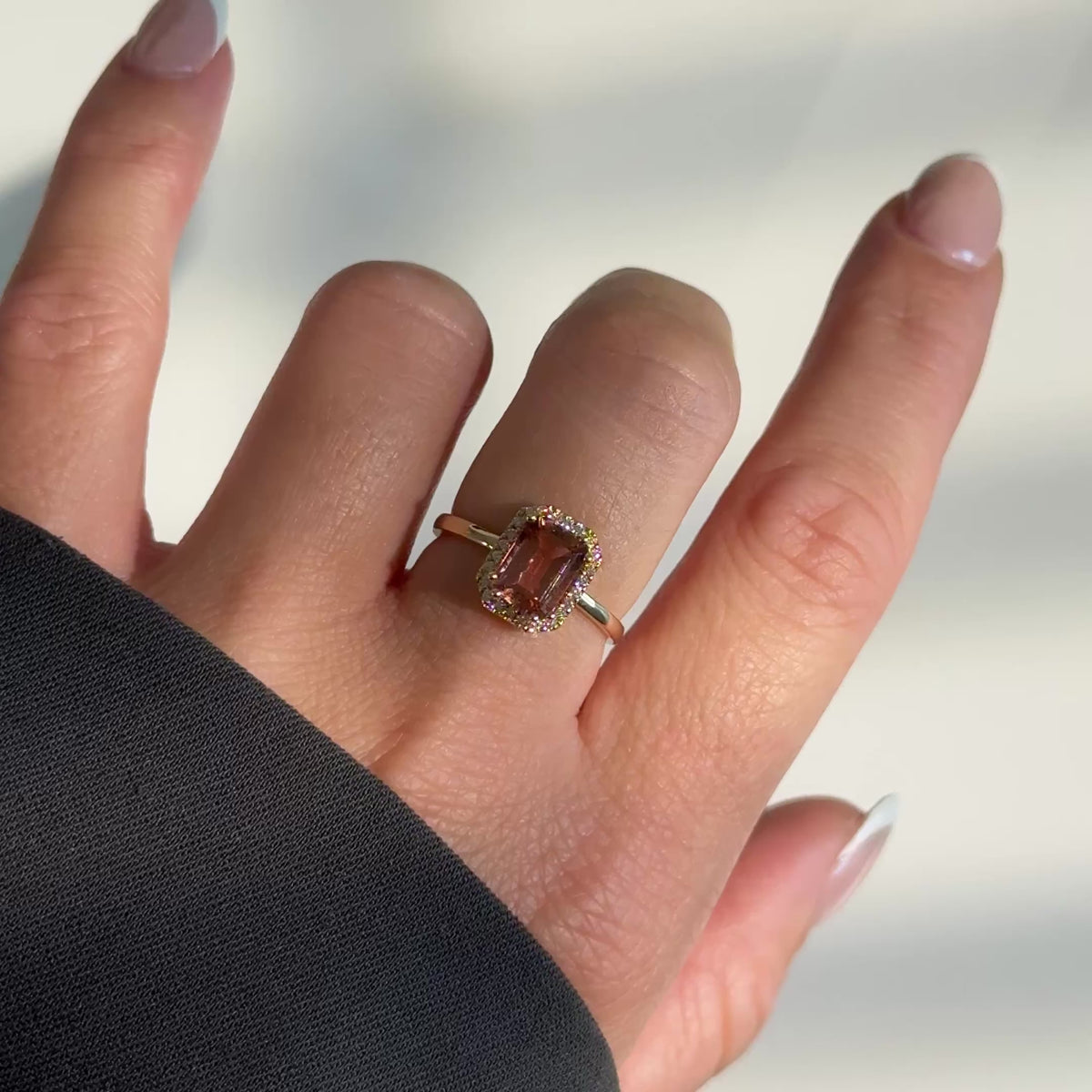 Re-Edition by gluecksgriff – 2 ct Emerald Cut beige-rosa Turmalin &amp; Naturdiamanten | 14K Gold