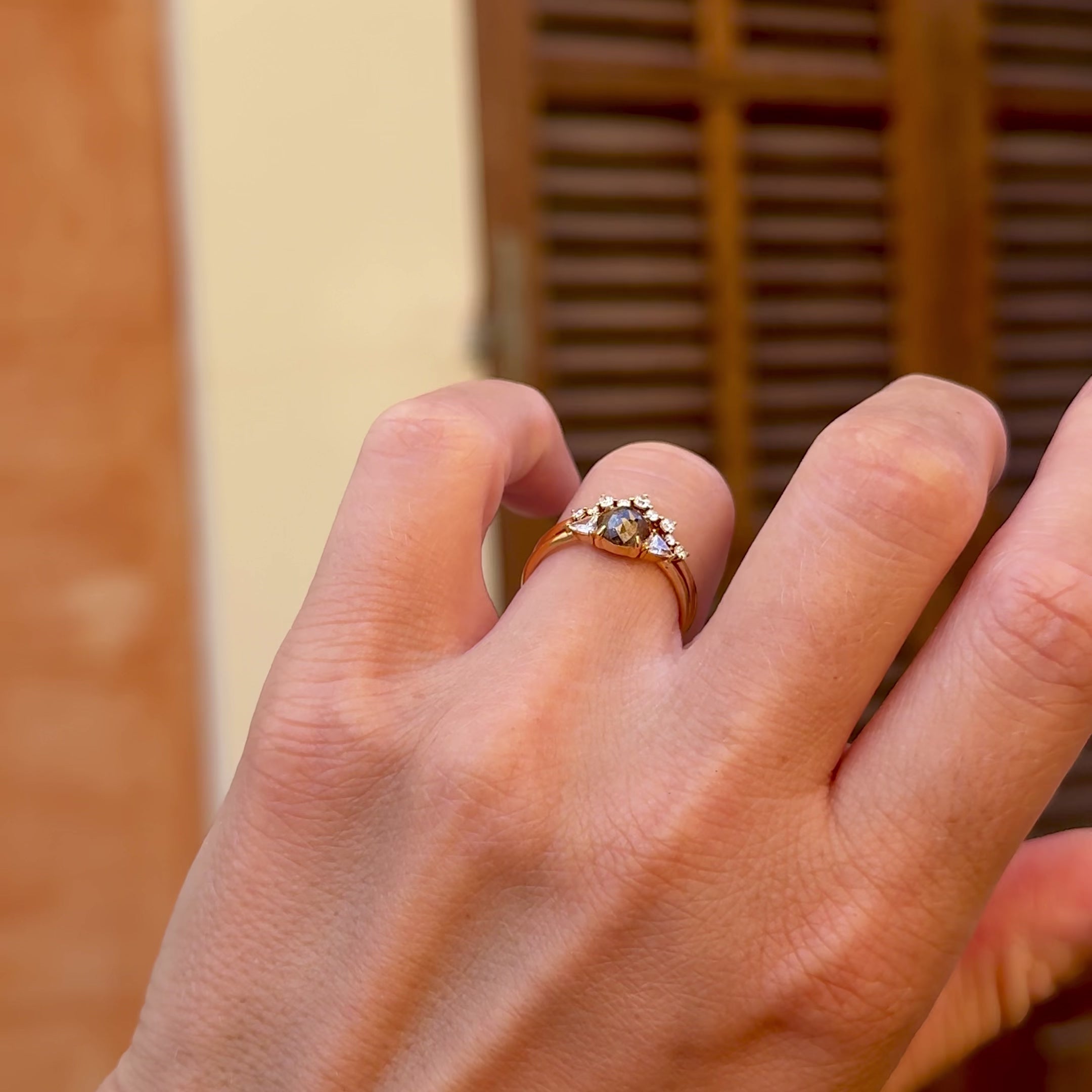 Crown Ring aus 18 Karat Gelbgold mit 9 Brillanten