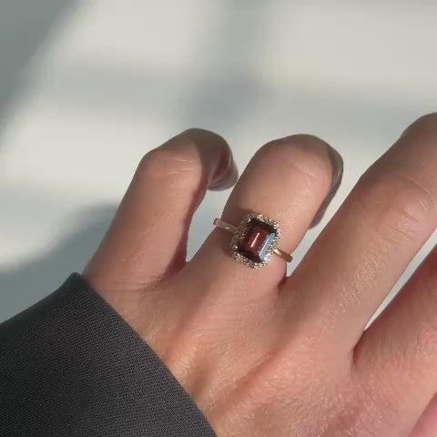 Re-Edition by gluecksgriff – 2 ct Emerald Cut burgundy Turmalin &amp; Naturdiamanten | 14K Gold