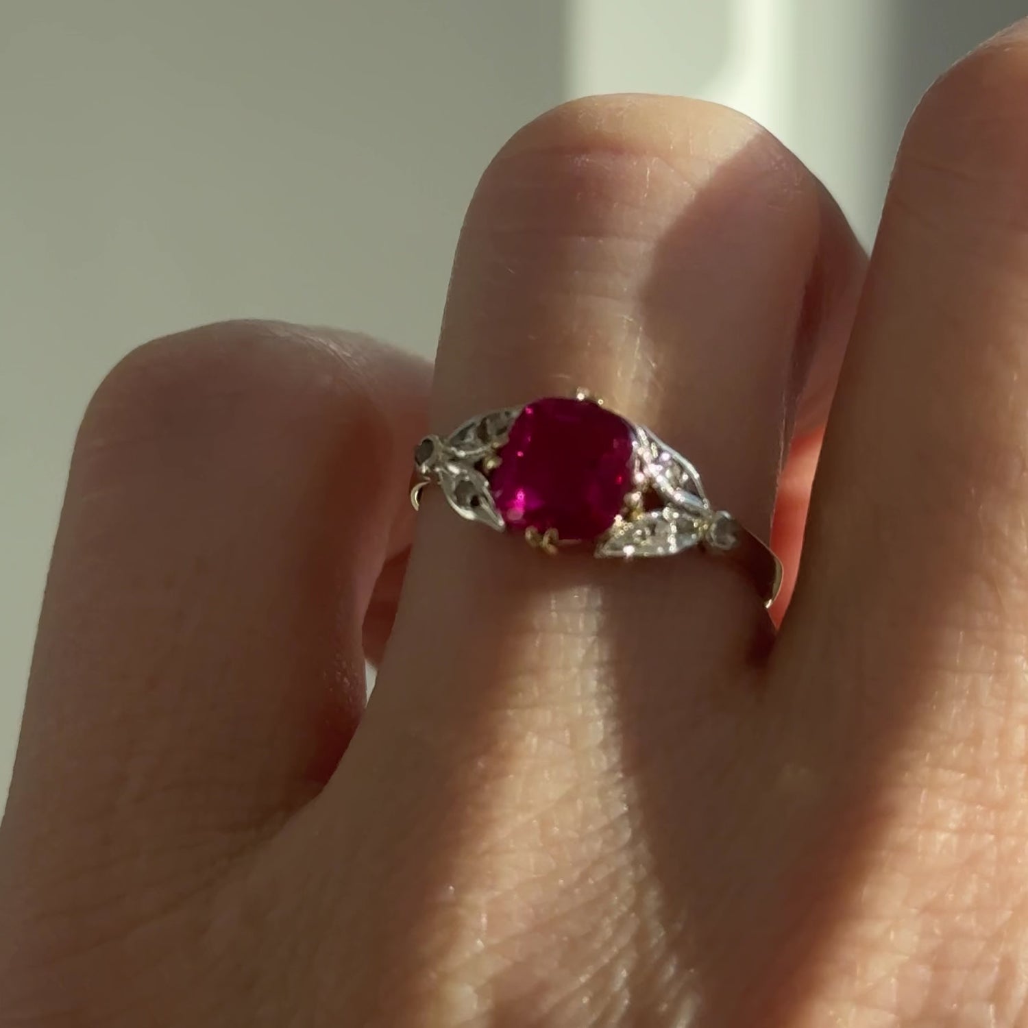 Vintage Gelbgold Spinell Ring