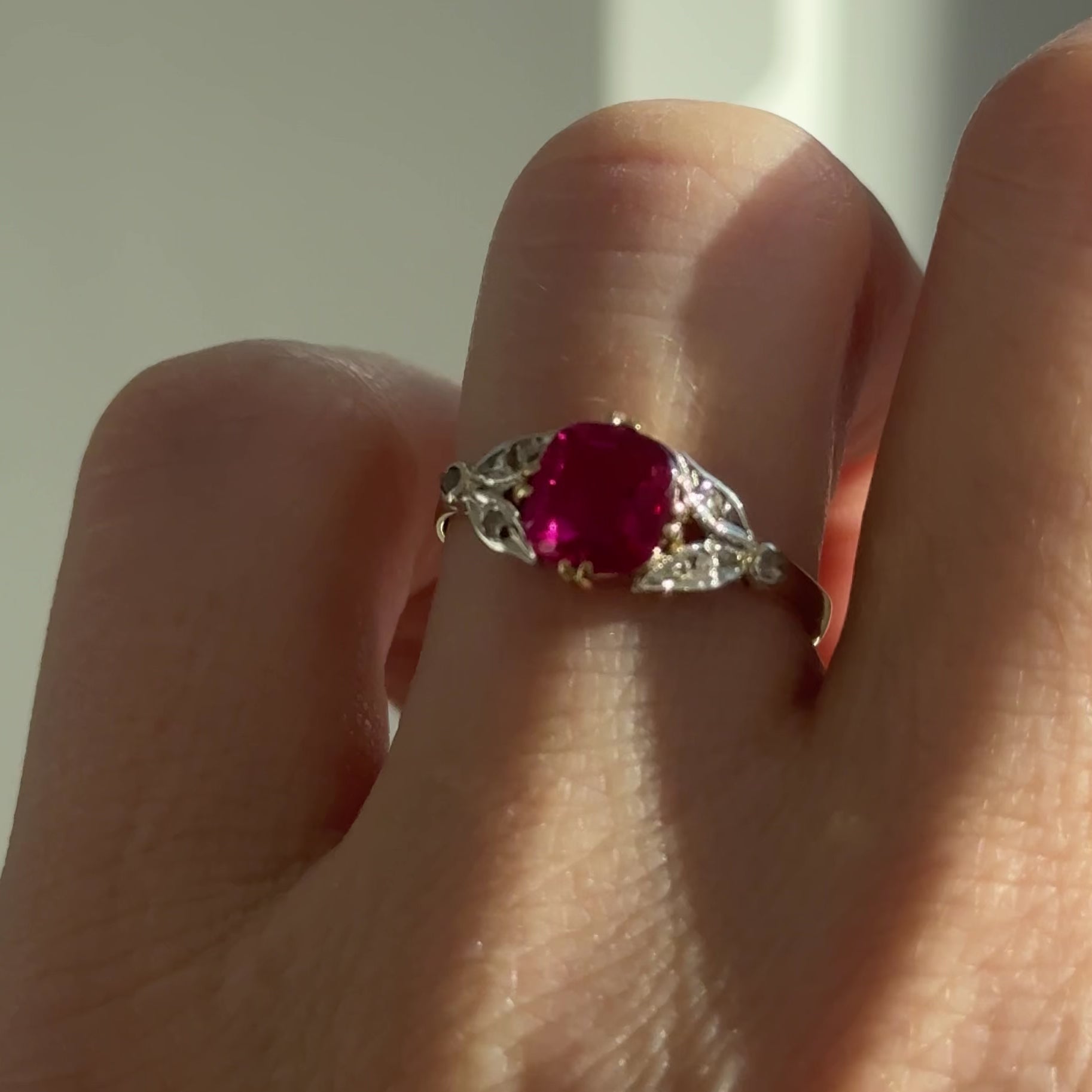 Vintage Gelbgold Spinell Ring