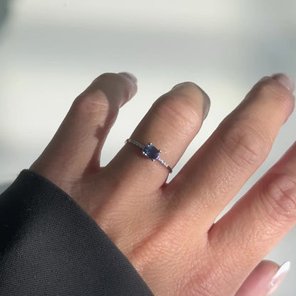 Saphir Ring Unikat – 14K Weißgold mit blauem Saphir &amp; Naturdiamanten