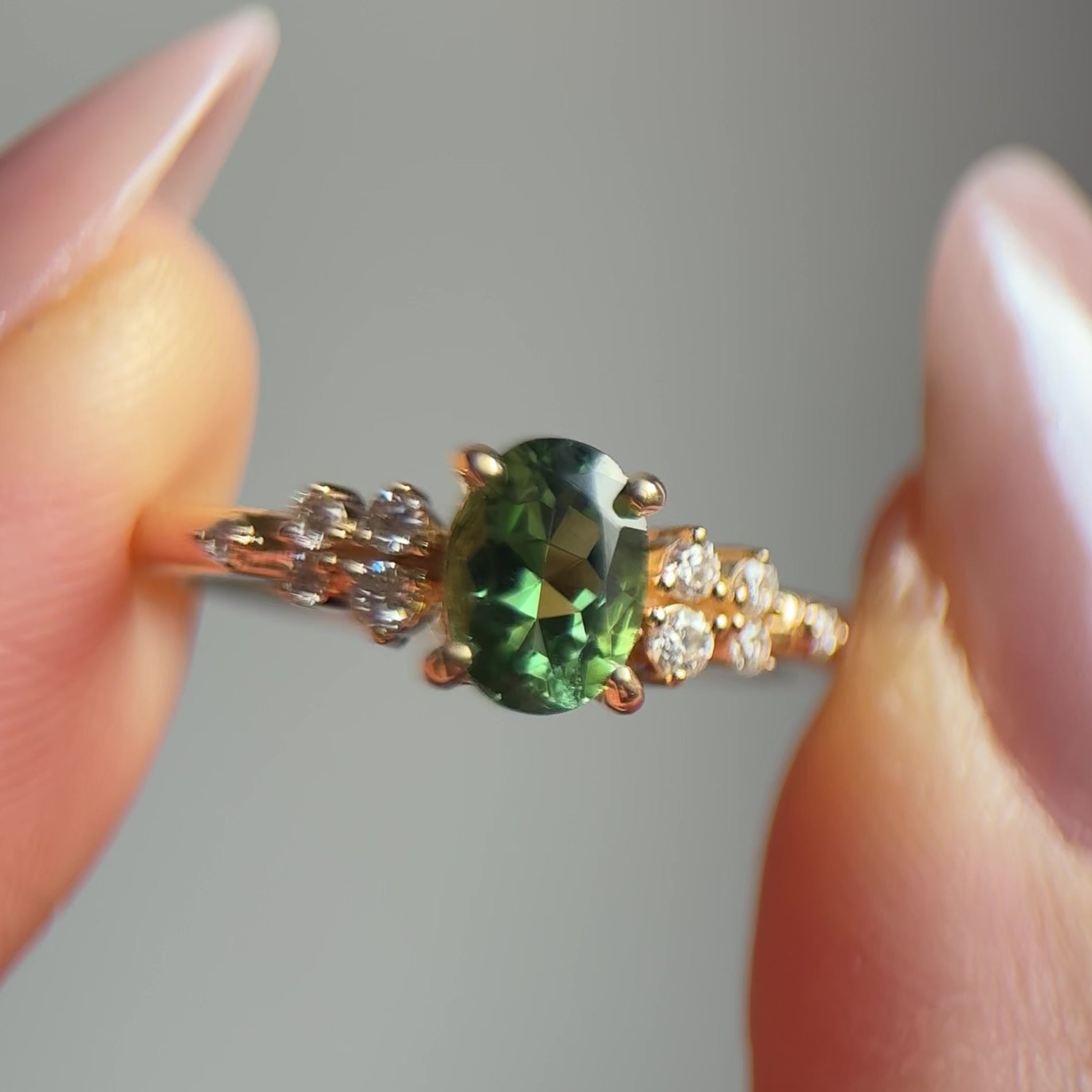 Ovaler Turmalin Ring 18KT