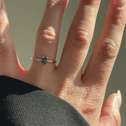 Ring aus Weißgold mit London Blue Topas und Brillanten