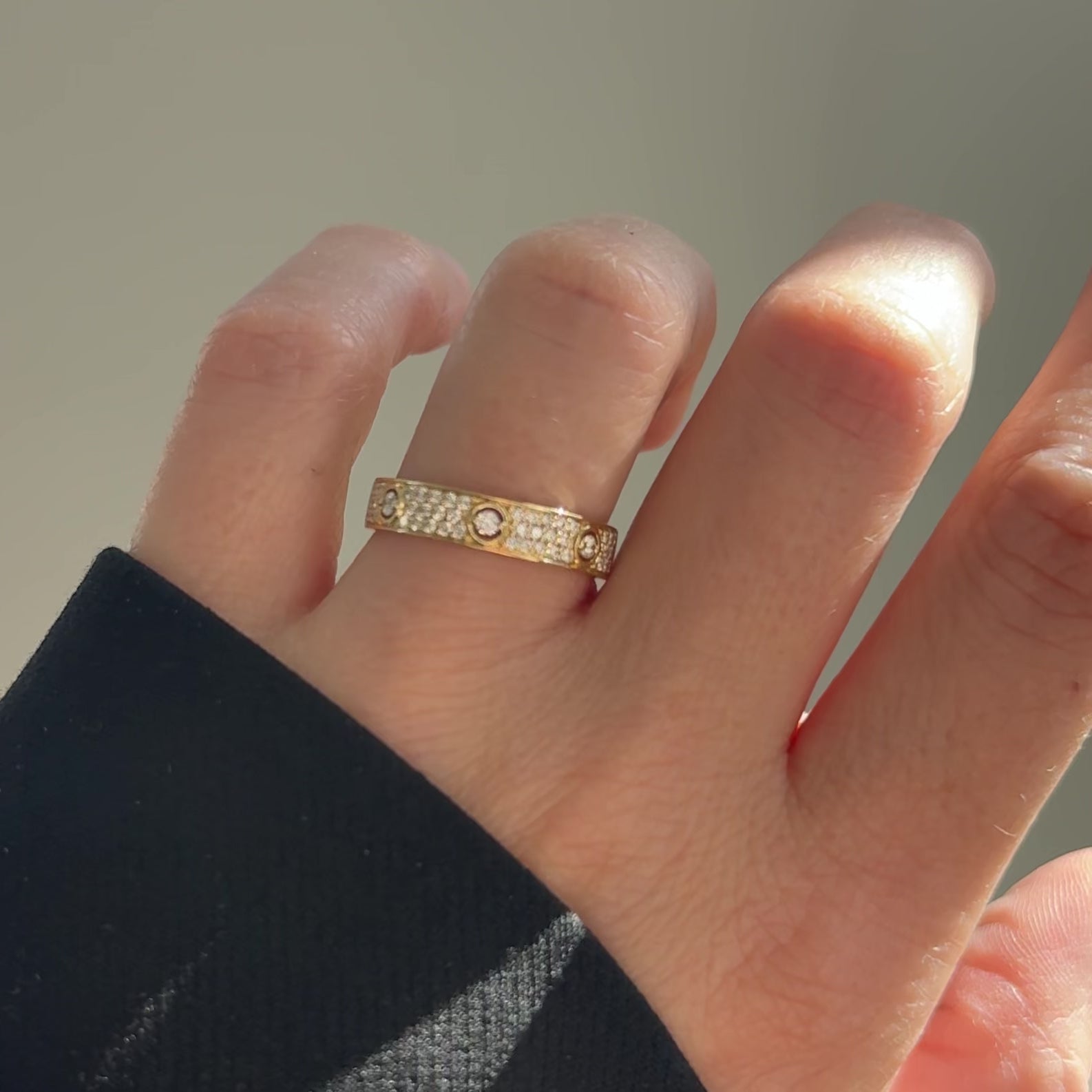 Ring aus 18KT Gelbgold mit 47 Brillanten